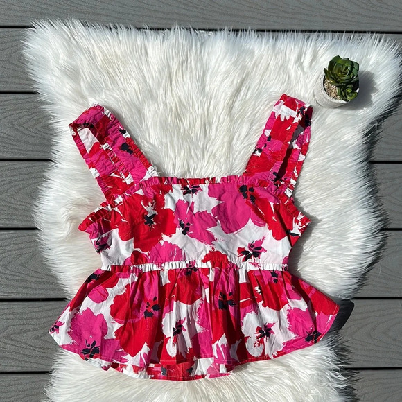 Francesca's Collections Tops - Francesca’s floral open back babydoll top with ruffles